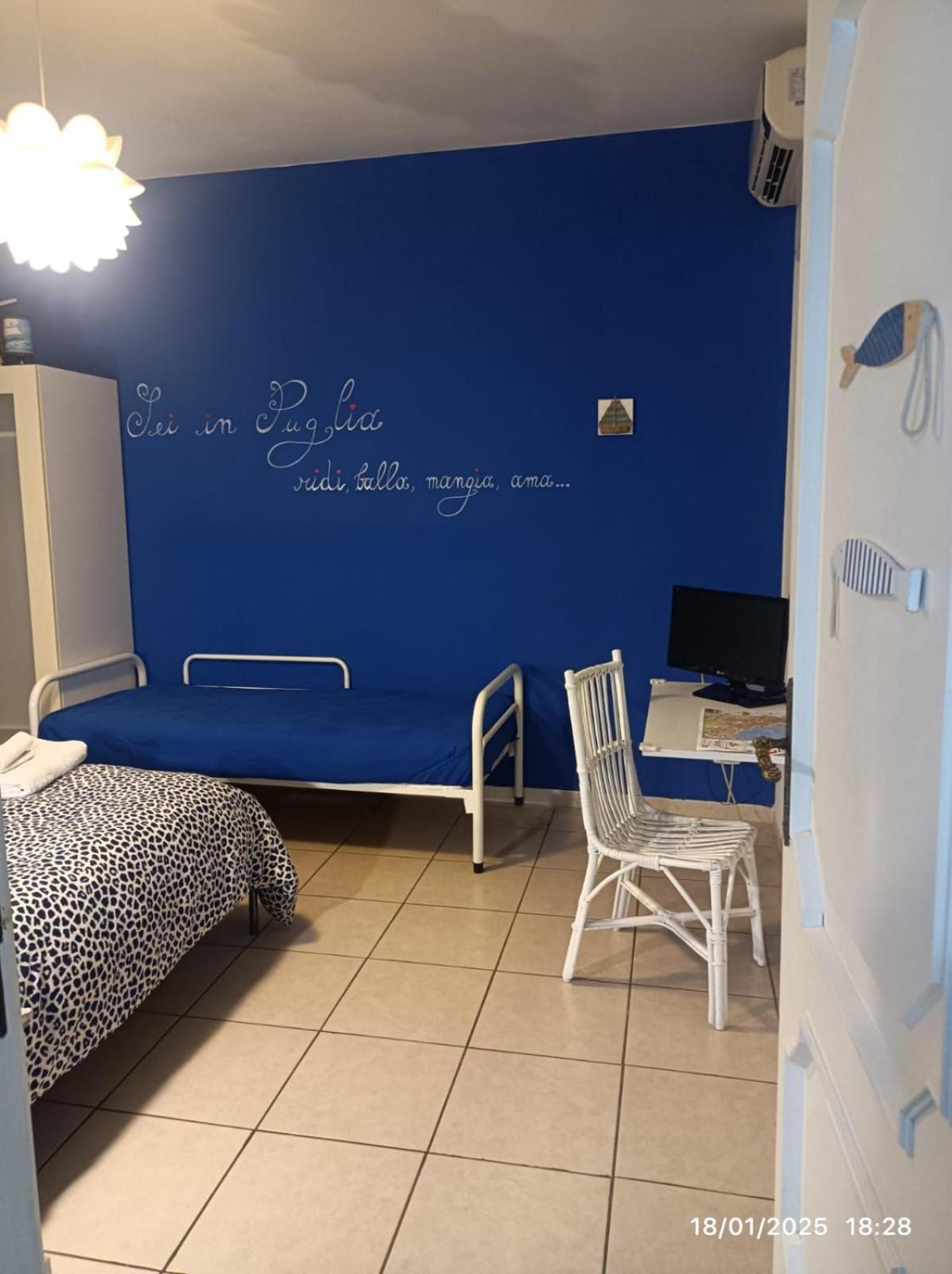 Travel And Living Hotel Trani Bagian luar foto