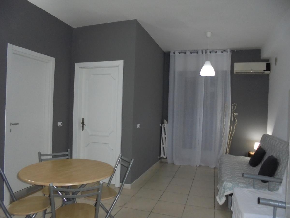Travel And Living Hotel Trani Bagian luar foto